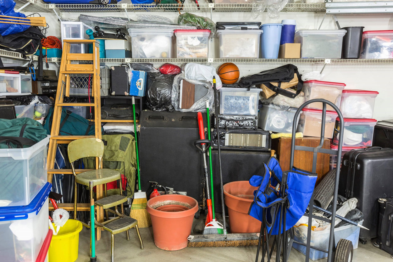 Garage that is in need of a garage cleanout services by Oahu Dump Run